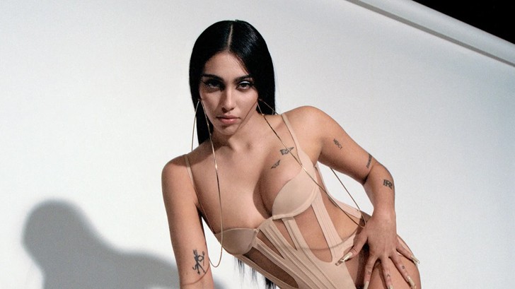 Discover Mugler Spring Summer 2022 Collection